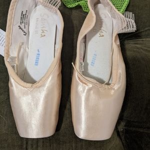 Sansha Recital II Pointe Shoe sz 10M NWT